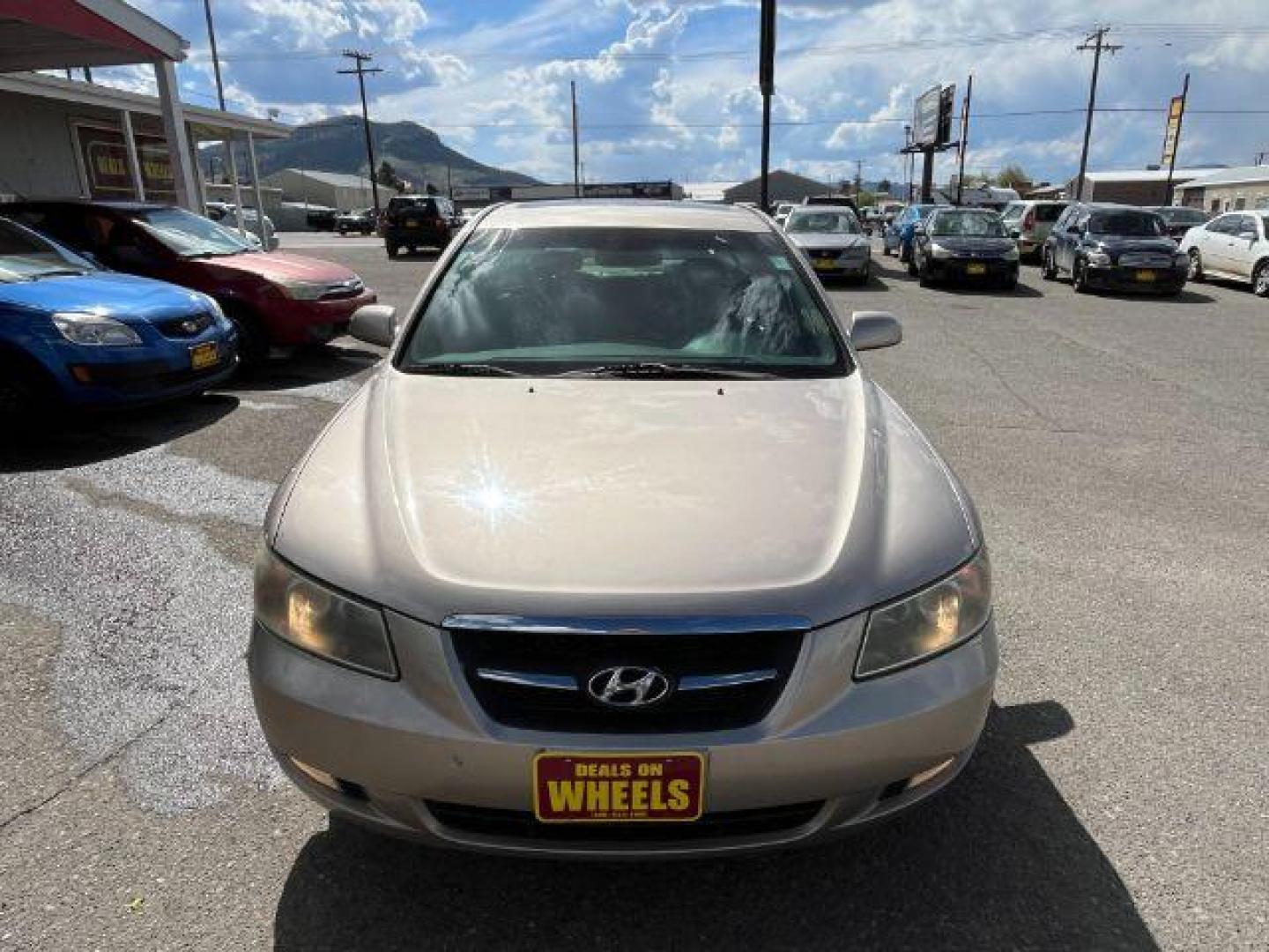 2007 Hyundai Sonata LTD XM (5NPEU46F87H) with an 3.3L V6 DOHC 24V engine, 5-Speed Automatic transmission, located at 1821 N Montana Ave., Helena, MT, 59601, 46.603447, -112.022781 - Photo#1