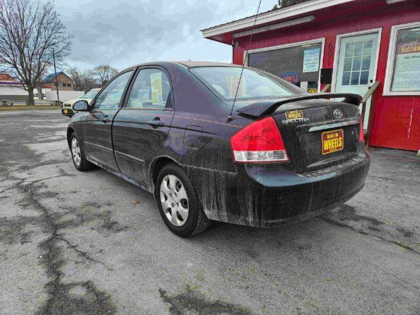 2007 Kia Spectra EX (KNAFE122675) with an 2.0L L4 DOHC 16V engine, located at 601 E. Idaho St., Kalispell, MT, 59901, 48.203983, -114.308662 - Photo#2