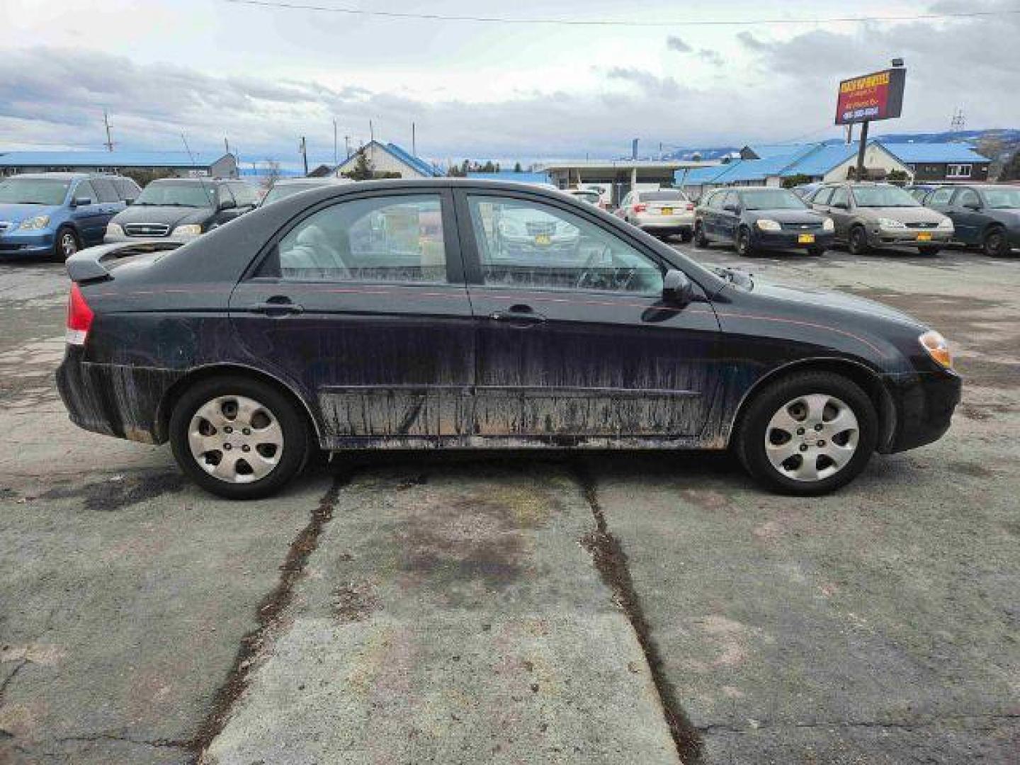 2007 Kia Spectra EX (KNAFE122675) with an 2.0L L4 DOHC 16V engine, located at 601 E. Idaho St., Kalispell, MT, 59901, 48.203983, -114.308662 - Photo#5