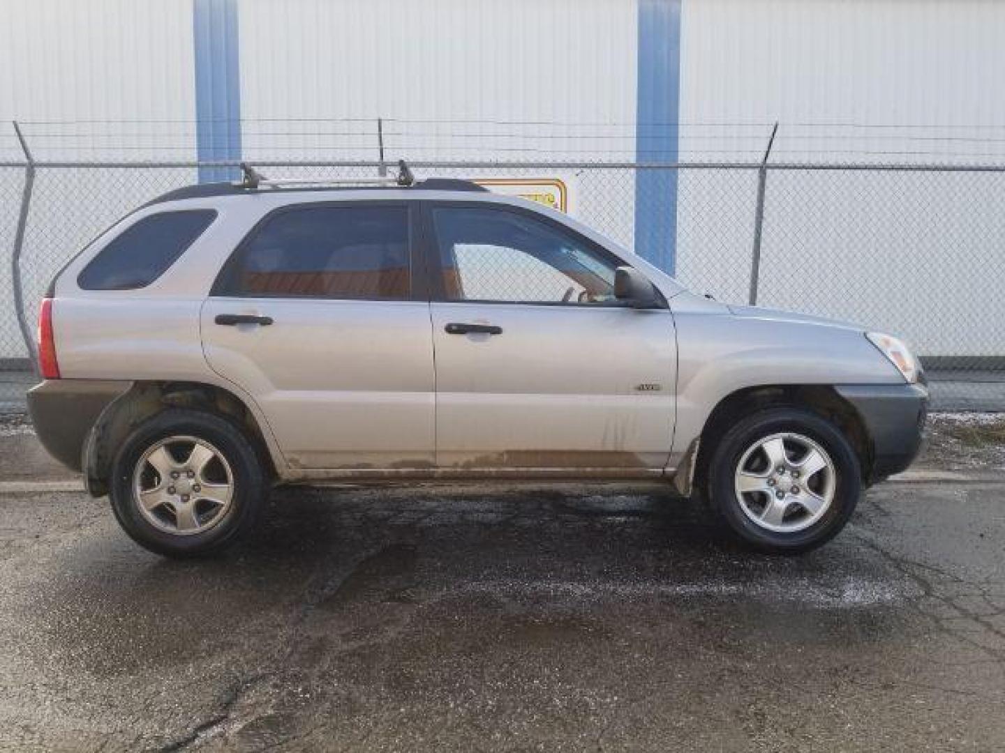 2007 Kia Sportage LX I4 4WD (KNDJE724X77) with an 2.0L L4 DOHC 16V engine, 5-Speed Manual transmission, located at 4801 10th Ave S,, Great Falls, MT, 59405, 47.494347, -111.229942 - Photo#3