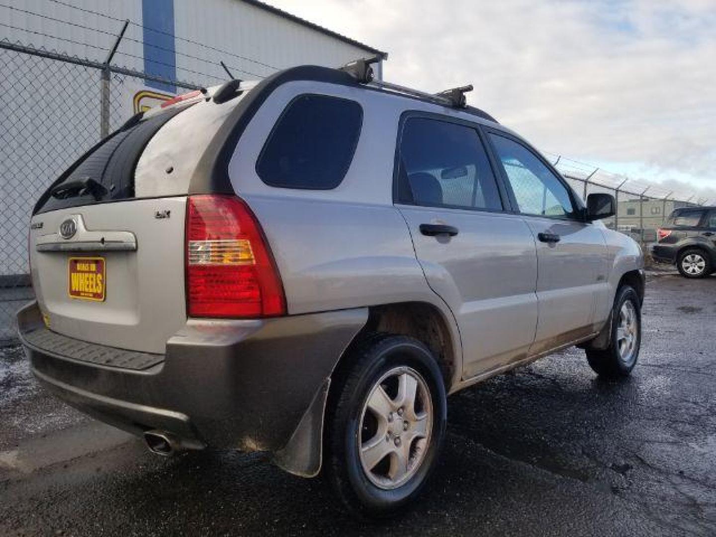 2007 Kia Sportage LX I4 4WD (KNDJE724X77) with an 2.0L L4 DOHC 16V engine, 5-Speed Manual transmission, located at 4801 10th Ave S,, Great Falls, MT, 59405, 47.494347, -111.229942 - Photo#4