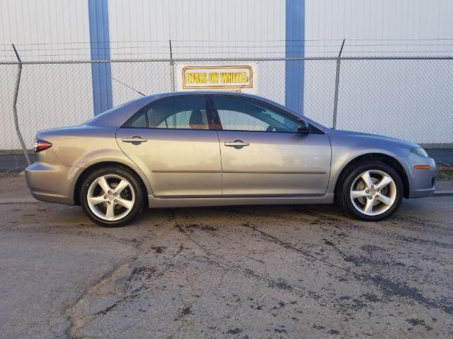 2007 Mazda Mazda6 i Sports Sedan Value Edition (1YVHP80C875) with an 2.3L L4 DOHC 16V engine, 5-Speed Automatic transmission, located at 1800 West Broadway, Missoula, 59808, (406) 543-1986, 46.881348, -114.023628 - Photo#3