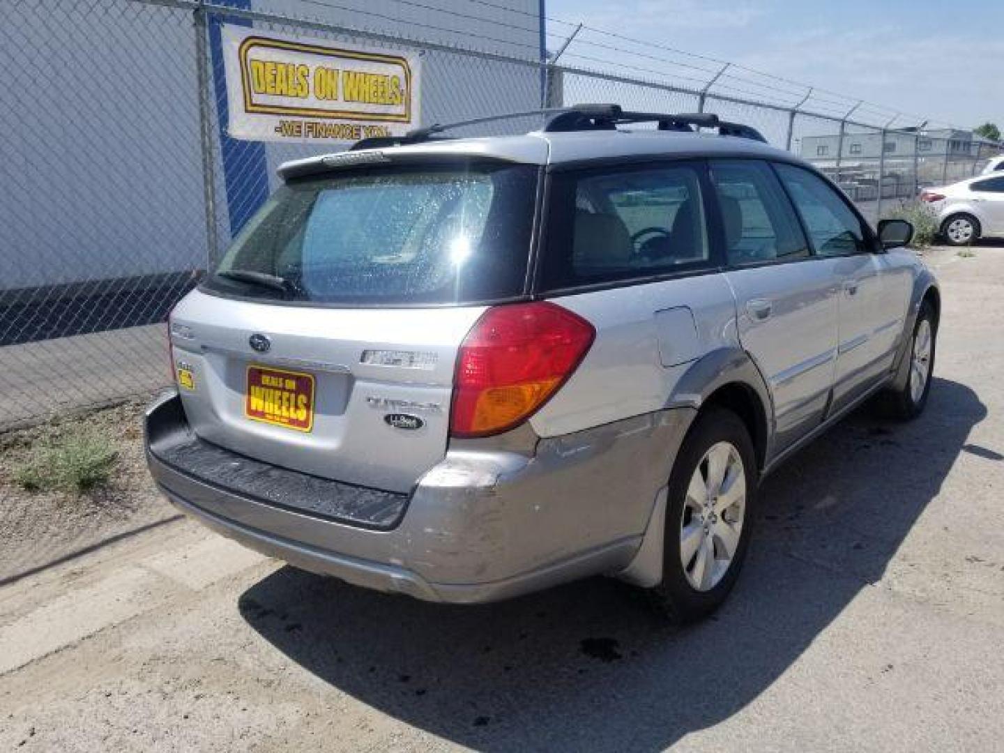 2007 Subaru Outback 2.5i Limited Wagon (4S4BP62C977) with an 2.5L H4 SOHC 16V engine, 4-Speed Automatic transmission, located at 1800 West Broadway, Missoula, 59808, (406) 543-1986, 46.881348, -114.023628 - Photo#4