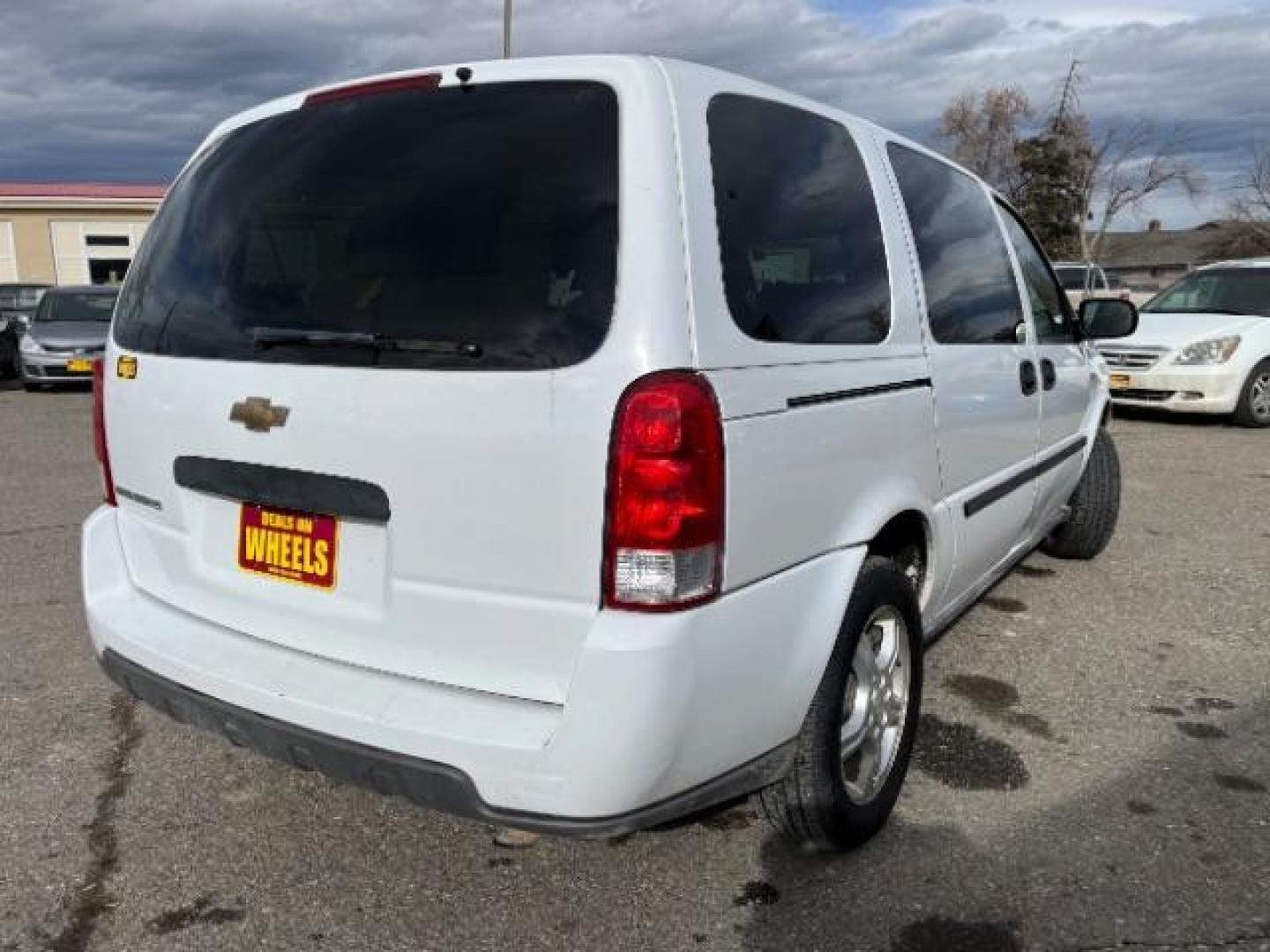 2008 Chevrolet Uplander LS Ext. 1LS (1GNDV23148D) with an 3.9L V6 DOHC 24V engine, 4-Speed Automatic transmission, located at 1821 N Montana Ave., Helena, MT, 59601, 46.603447, -112.022781 - Photo#2