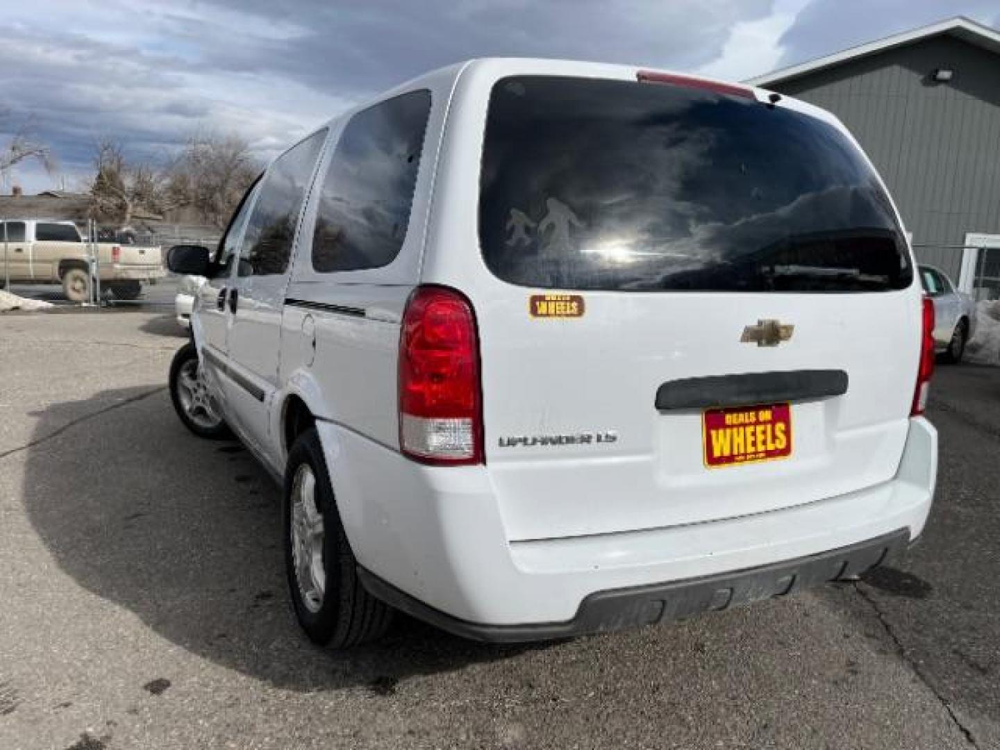 2008 Chevrolet Uplander LS Ext. 1LS (1GNDV23148D) with an 3.9L V6 DOHC 24V engine, 4-Speed Automatic transmission, located at 1821 N Montana Ave., Helena, MT, 59601, 46.603447, -112.022781 - Photo#3