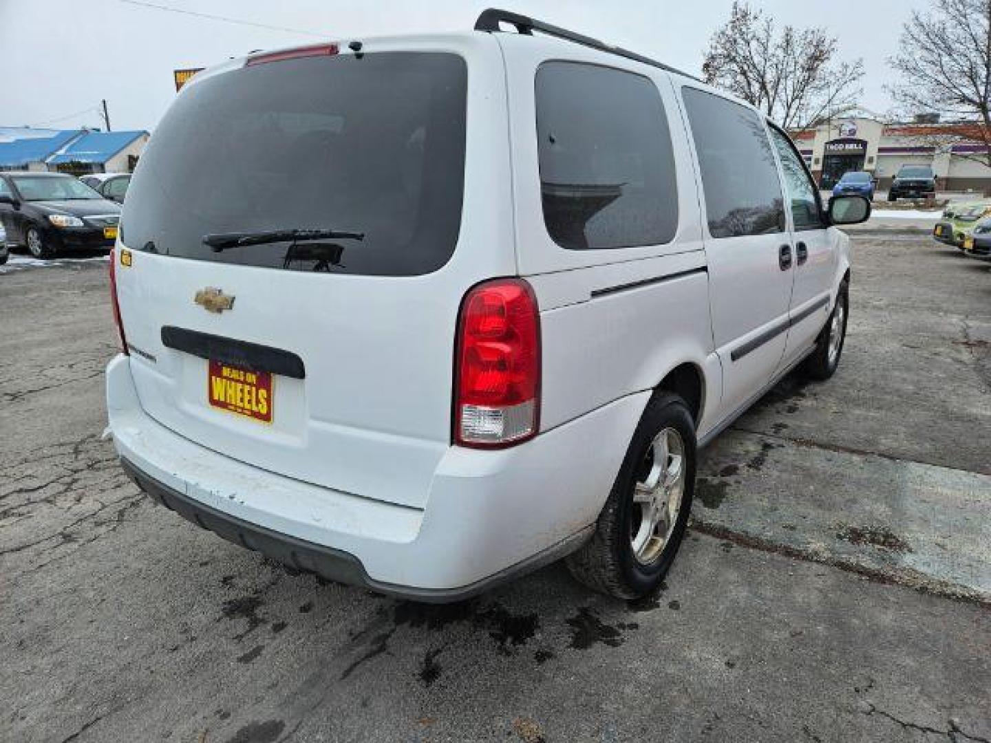 2008 Chevrolet Uplander LS Ext. 1LS (1GNDV23108D) with an 3.9L V6 DOHC 24V engine, 4-Speed Automatic transmission, located at 601 E. Idaho St., Kalispell, MT, 59901, 48.203983, -114.308662 - Photo#4