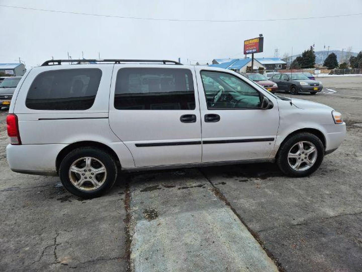 2008 Chevrolet Uplander LS Ext. 1LS (1GNDV23108D) with an 3.9L V6 DOHC 24V engine, 4-Speed Automatic transmission, located at 601 E. Idaho St., Kalispell, MT, 59901, 48.203983, -114.308662 - Photo#5