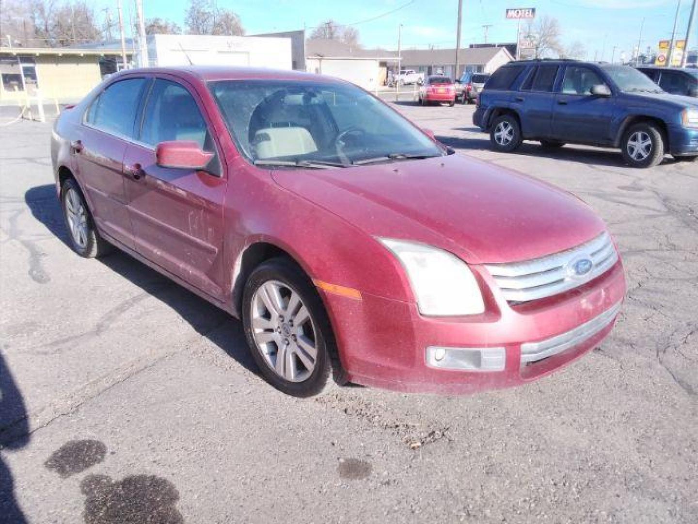 2008 RED FORD FUSION V6 SEL (3FAHP08118R) , located at 1800 West Broadway, Missoula, 59808, (406) 543-1986, 46.881348, -114.023628 - Photo#2