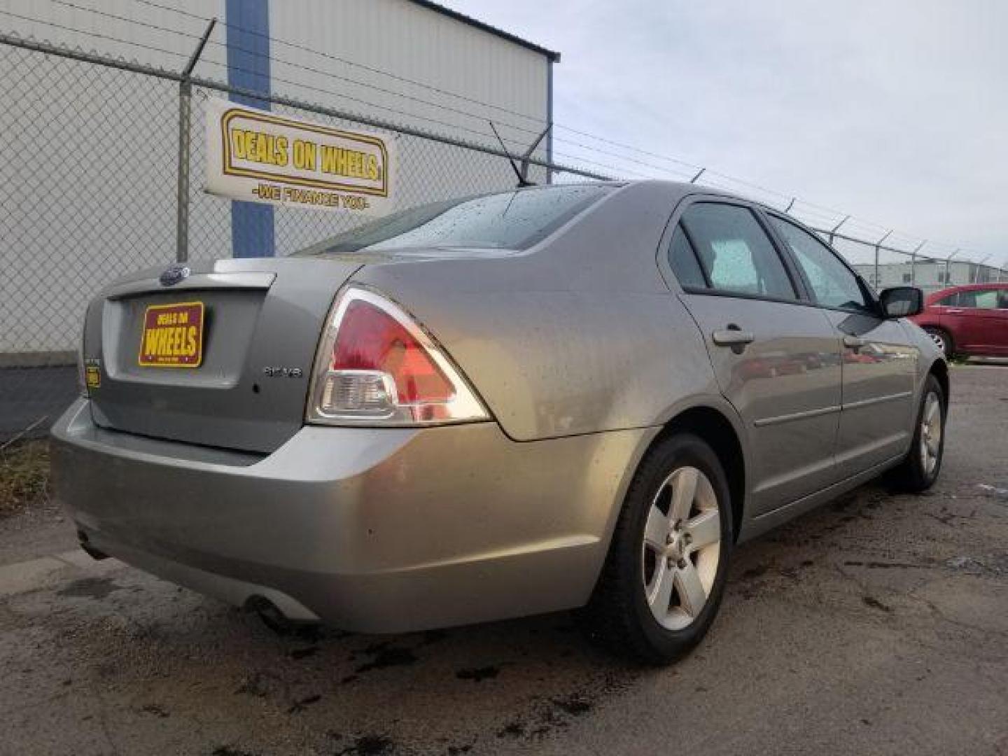 2008 Ford Fusion V6 SE (3FAHP07188R) with an 3.0L V6 DOHC 24V engine, located at 1800 West Broadway, Missoula, 59808, (406) 543-1986, 46.881348, -114.023628 - Photo#4