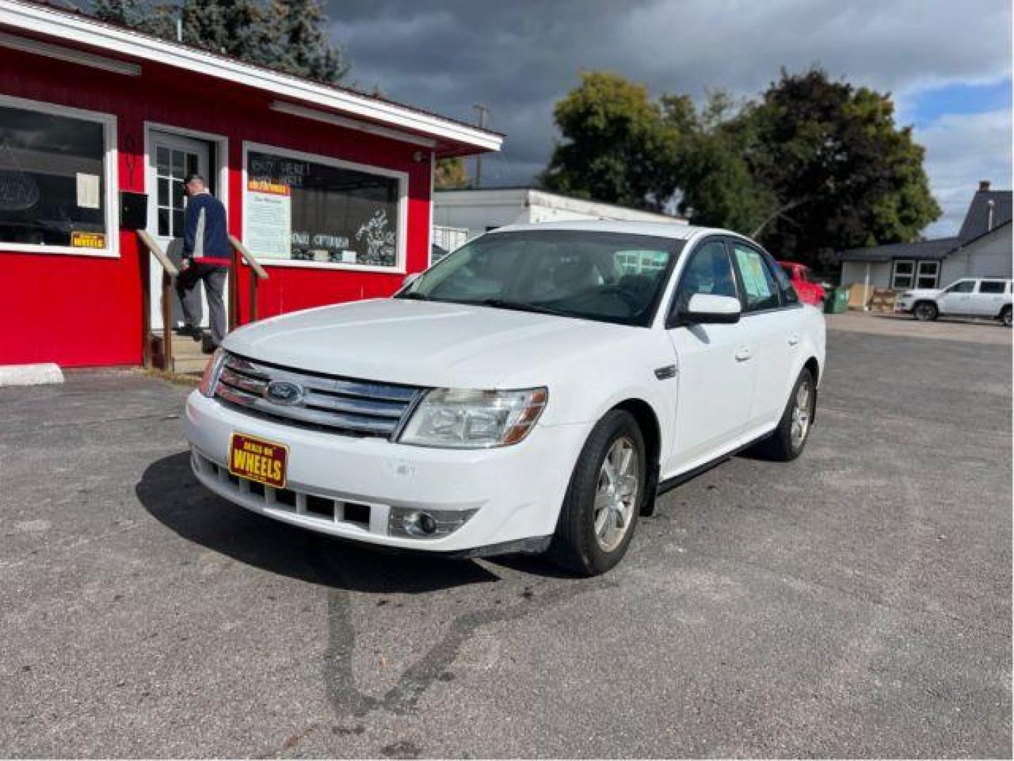 2008 Ford Taurus SEL (1FAHP24W48G) with an 3.5L V6 DOHC 24V engine, 6-Speed Automatic transmission, located at 601 E. Idaho St., Kalispell, MT, 59901, 48.203983, -114.308662 - Photo#0