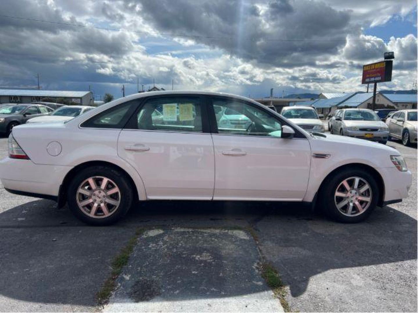 2008 Ford Taurus SEL (1FAHP24W48G) with an 3.5L V6 DOHC 24V engine, 6-Speed Automatic transmission, located at 601 E. Idaho St., Kalispell, MT, 59901, 48.203983, -114.308662 - Photo#5