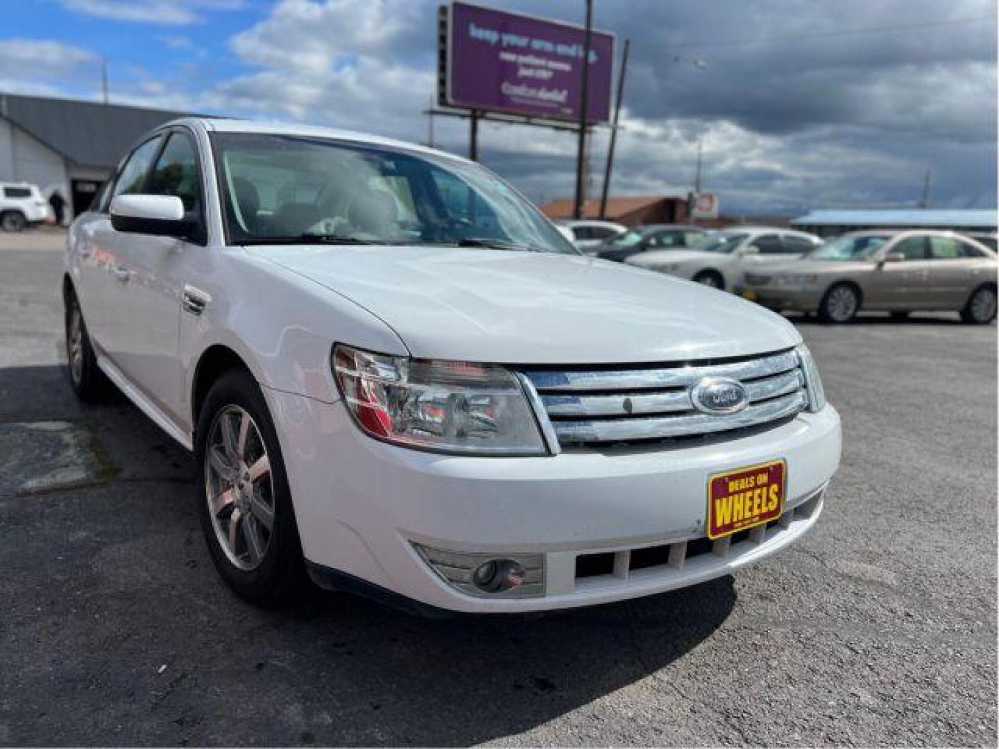 2008 Ford Taurus SEL (1FAHP24W48G) with an 3.5L V6 DOHC 24V engine, 6-Speed Automatic transmission, located at 601 E. Idaho St., Kalispell, MT, 59901, 48.203983, -114.308662 - Photo#6