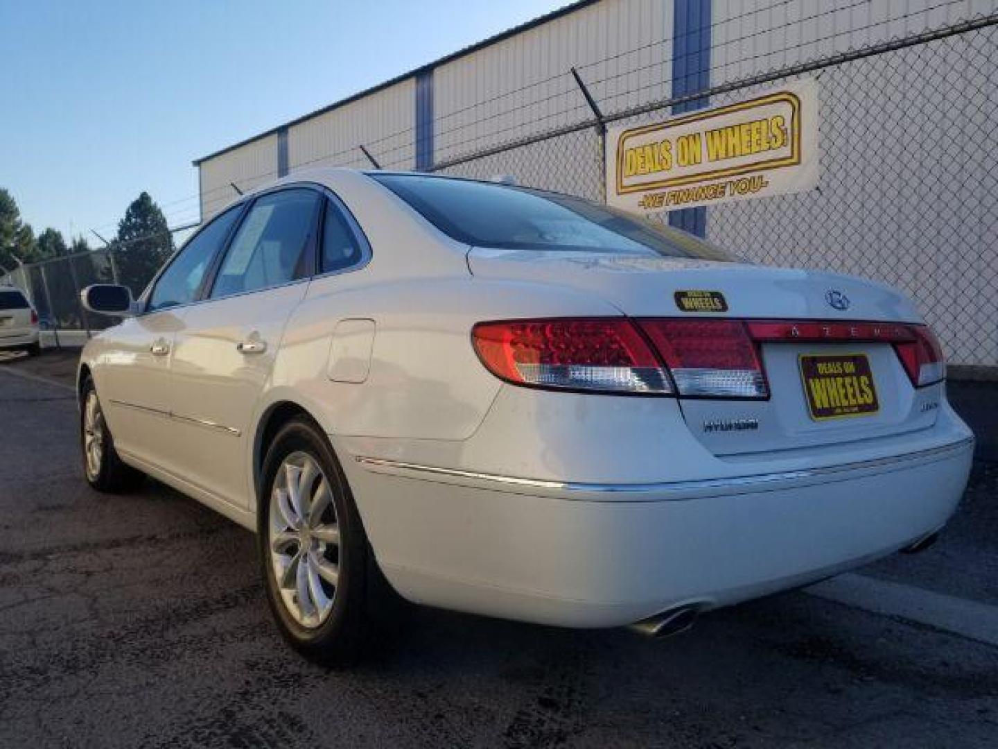 2008 Hyundai Azera Limited (KMHFC46F58A) with an 3.8L V6 DOHC 24V engine, 5-Speed Automatic transmission, located at 4801 10th Ave S,, Great Falls, MT, 59405, 47.494347, -111.229942 - Photo#5