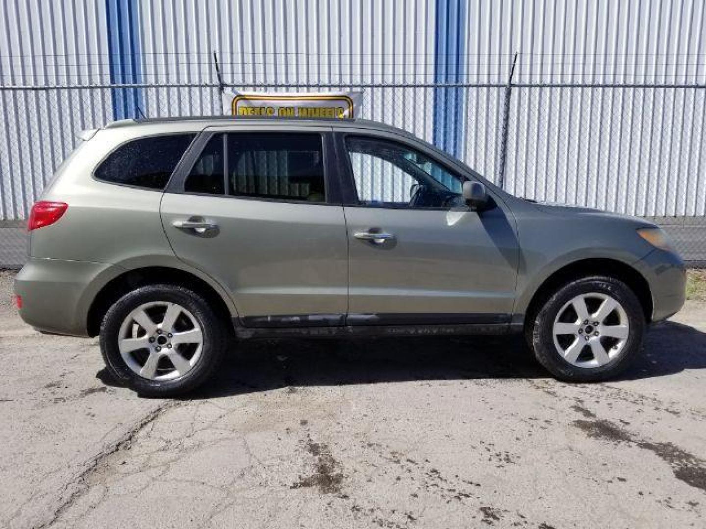 2008 Hyundai Santa Fe Limited AWD (5NMSH73E18H) with an 3.3L V6 DOHC 24V engine, 5-Speed Automatic transmission, located at 1821 N Montana Ave., Helena, MT, 59601, 46.603447, -112.022781 - Photo#9