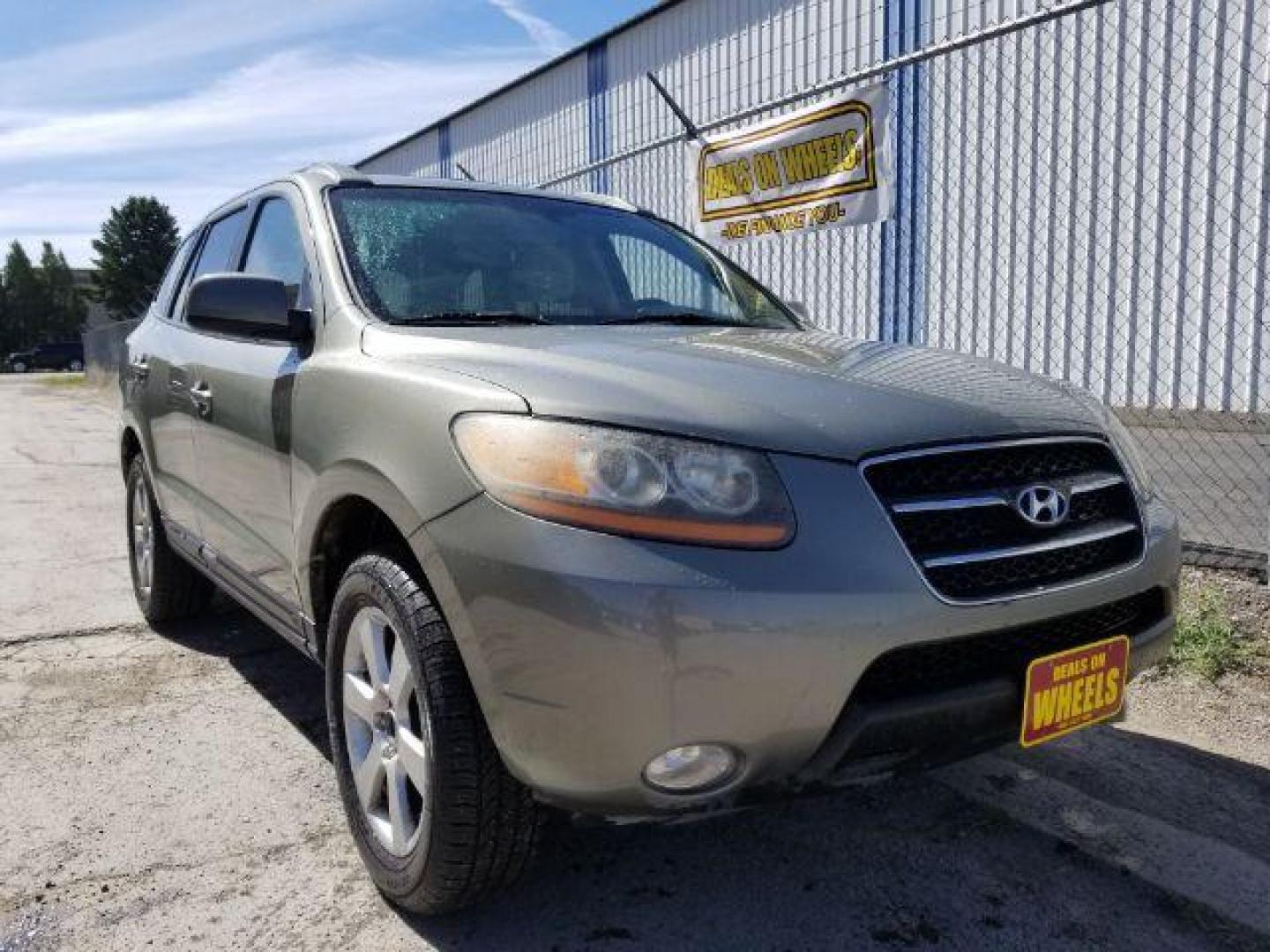 2008 Hyundai Santa Fe Limited AWD (5NMSH73E18H) with an 3.3L V6 DOHC 24V engine, 5-Speed Automatic transmission, located at 1821 N Montana Ave., Helena, MT, 59601, 46.603447, -112.022781 - Photo#10