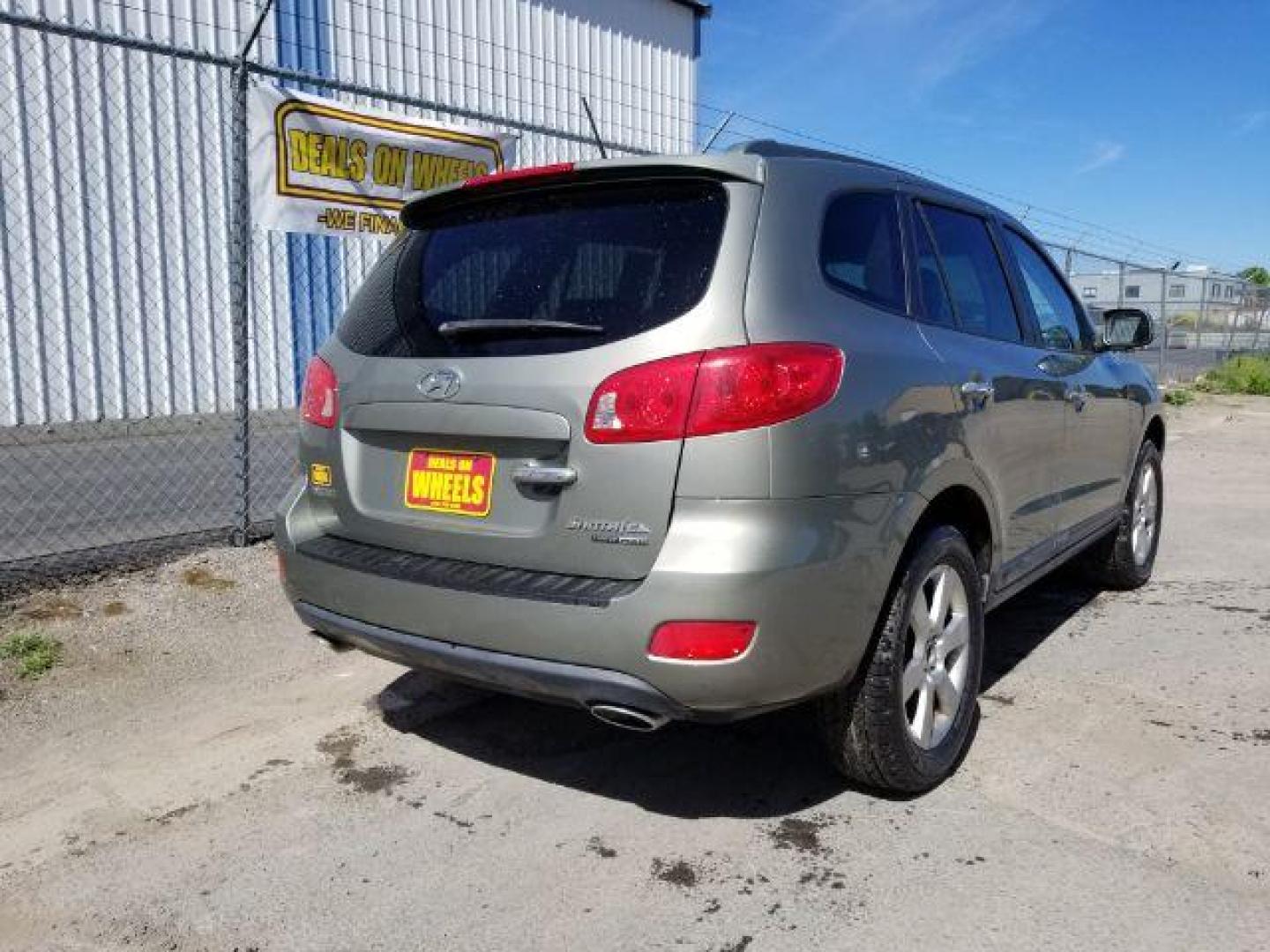 2008 Hyundai Santa Fe Limited AWD (5NMSH73E18H) with an 3.3L V6 DOHC 24V engine, 5-Speed Automatic transmission, located at 1821 N Montana Ave., Helena, MT, 59601, 46.603447, -112.022781 - Photo#11