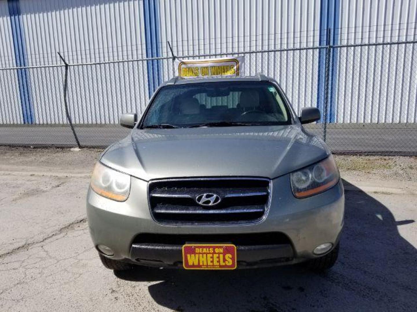 2008 Hyundai Santa Fe Limited AWD (5NMSH73E18H) with an 3.3L V6 DOHC 24V engine, 5-Speed Automatic transmission, located at 1821 N Montana Ave., Helena, MT, 59601, 46.603447, -112.022781 - Photo#2