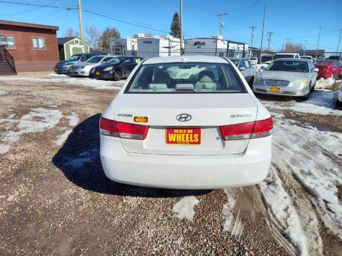 2008 Hyundai Sonata GLS (5NPET46C18H) with an 2.4L L4 DOHC 16V engine, located at 4801 10th Ave S,, Great Falls, MT, 59405, 47.494347, -111.229942 - Photo#2