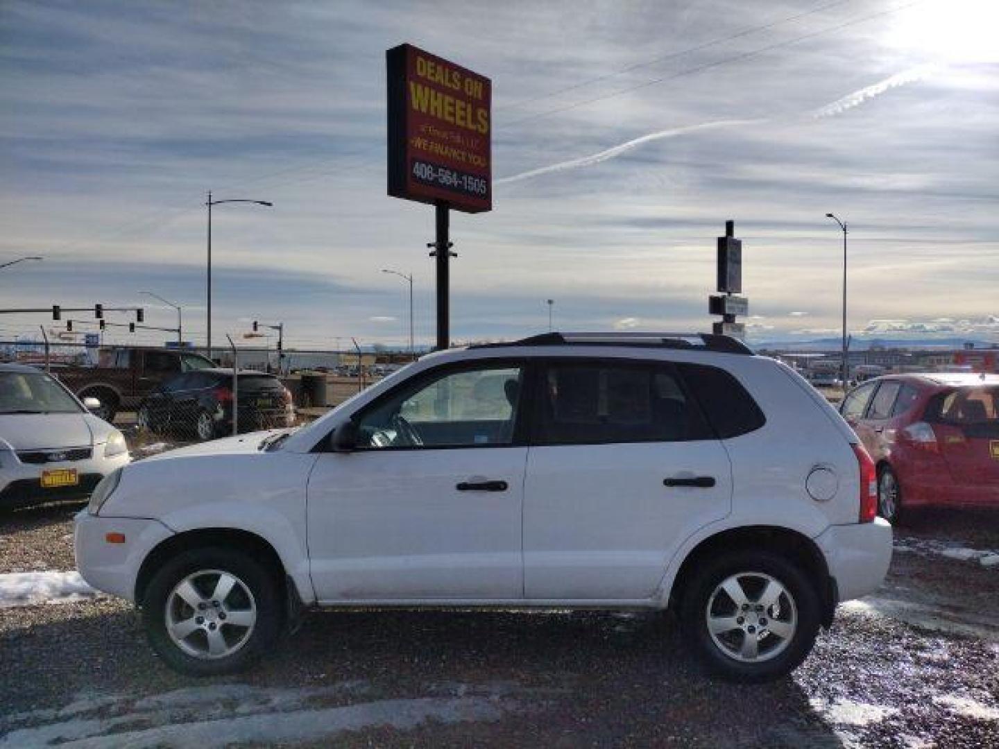 2008 Hyundai Tucson GLS 2.0 2WD (KM8JM12B88U) with an 2.0L L4 DOHC 16V engine, 4-Speed Automatic transmission, located at 4801 10th Ave S,, Great Falls, MT, 59405, 47.494347, -111.229942 - Photo#1