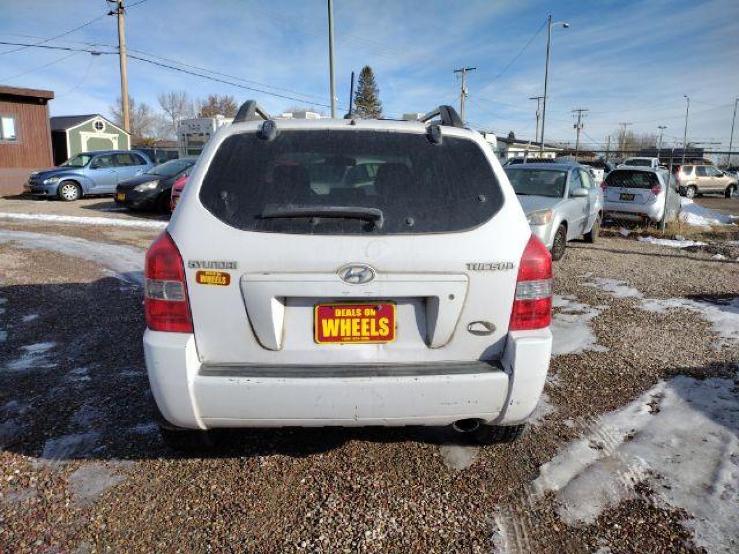 2008 Hyundai Tucson GLS 2.0 2WD (KM8JM12B88U) with an 2.0L L4 DOHC 16V engine, 4-Speed Automatic transmission, located at 4801 10th Ave S,, Great Falls, MT, 59405, 47.494347, -111.229942 - Photo#3