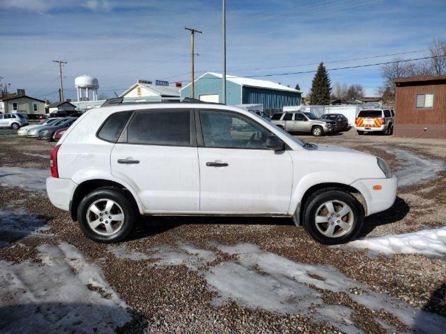 2008 Hyundai Tucson GLS 2.0 2WD (KM8JM12B88U) with an 2.0L L4 DOHC 16V engine, 4-Speed Automatic transmission, located at 4801 10th Ave S,, Great Falls, MT, 59405, 47.494347, -111.229942 - Photo#5