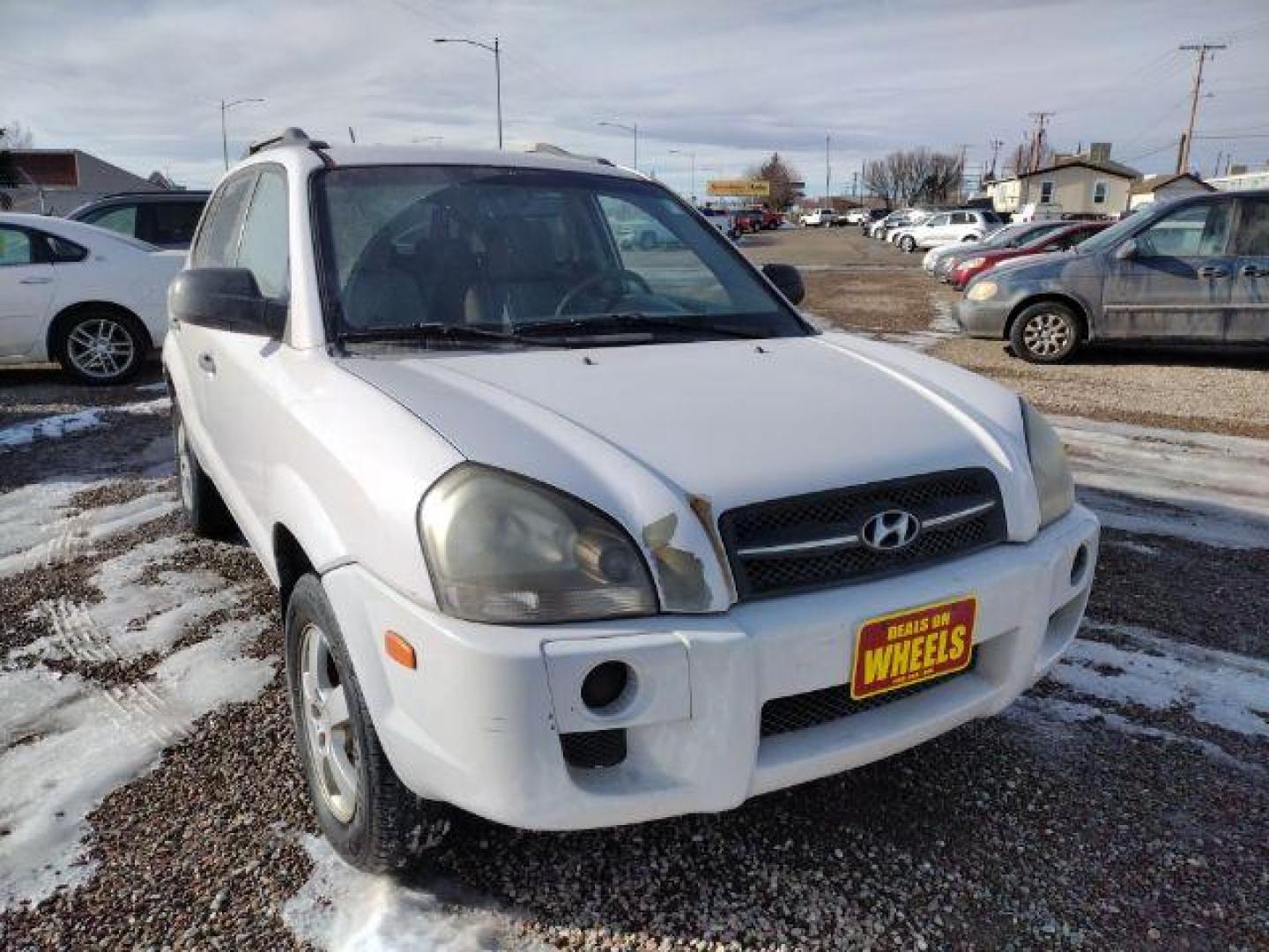 2008 Hyundai Tucson GLS 2.0 2WD (KM8JM12B88U) with an 2.0L L4 DOHC 16V engine, 4-Speed Automatic transmission, located at 4801 10th Ave S,, Great Falls, MT, 59405, 47.494347, -111.229942 - Photo#6