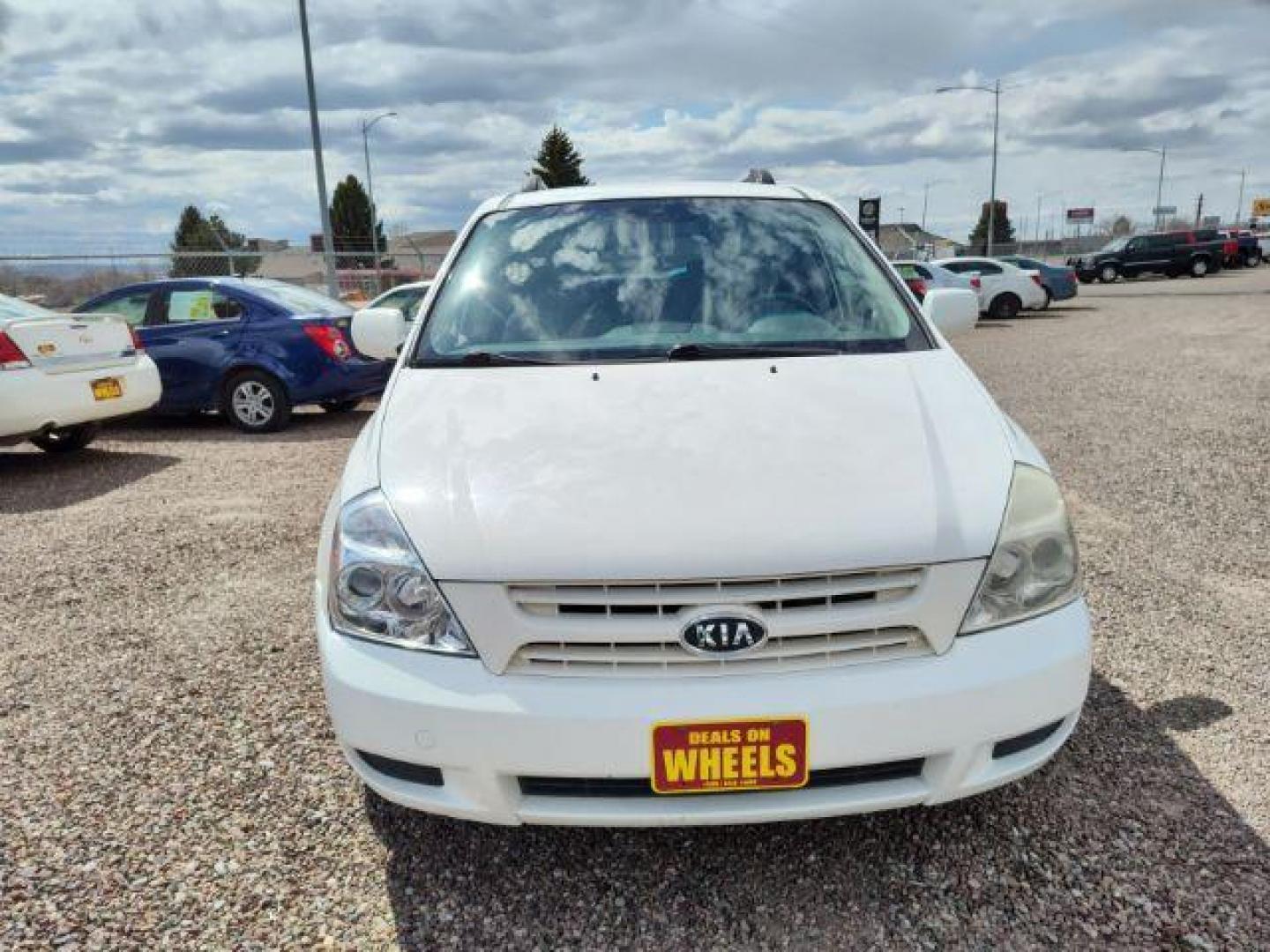 2008 Clear White Kia Sedona LX LWB (KNDMB233686) with an 3.8L V6 DOHC 24V engine, 5-Speed Automatic transmission, located at 4801 10th Ave S,, Great Falls, MT, 59405, 47.494347, -111.229942 - Photo#7