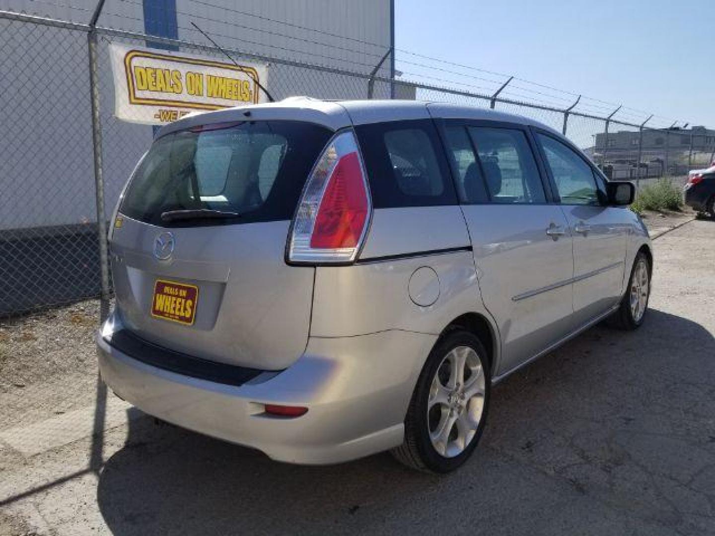 2008 Mazda MAZDA5 Sport (JM1CR293880) with an 2.3L L4 DOHC 16V engine, located at 601 E. Idaho St., Kalispell, MT, 59901, 48.203983, -114.308662 - Photo#4