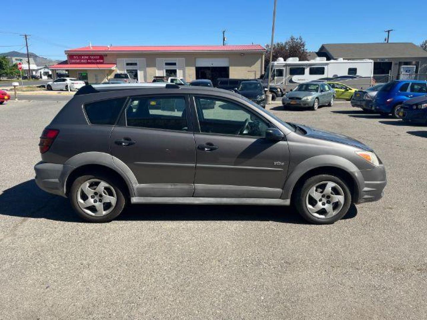 2008 Pontiac Vibe Base (5Y2SL65868Z) with an 1.8L L4 DOHC 16V engine, 5-Speed Manual transmission, located at 1821 N Montana Ave., Helena, MT, 59601, 46.603447, -112.022781 - Photo#3