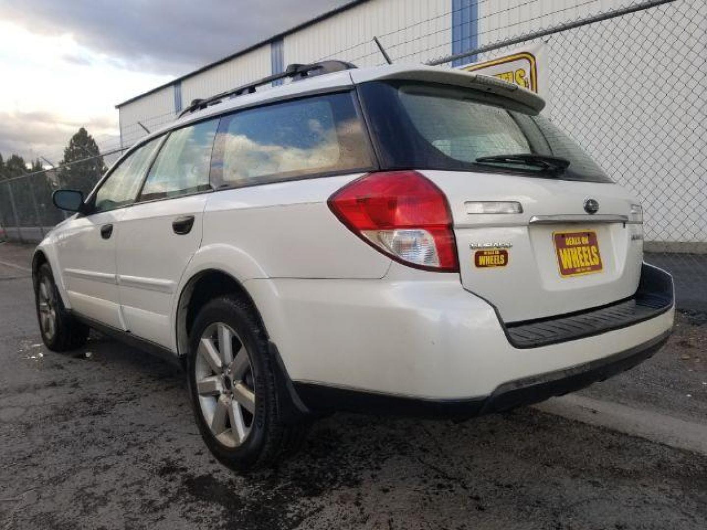 2008 Subaru Outback 2.5i (4S4BP61C487) with an 2.5L H4 SOHC 16V engine, 4-Speed Automatic transmission, located at 4801 10th Ave S,, Great Falls, MT, 59405, 47.494347, -111.229942 - Photo#5