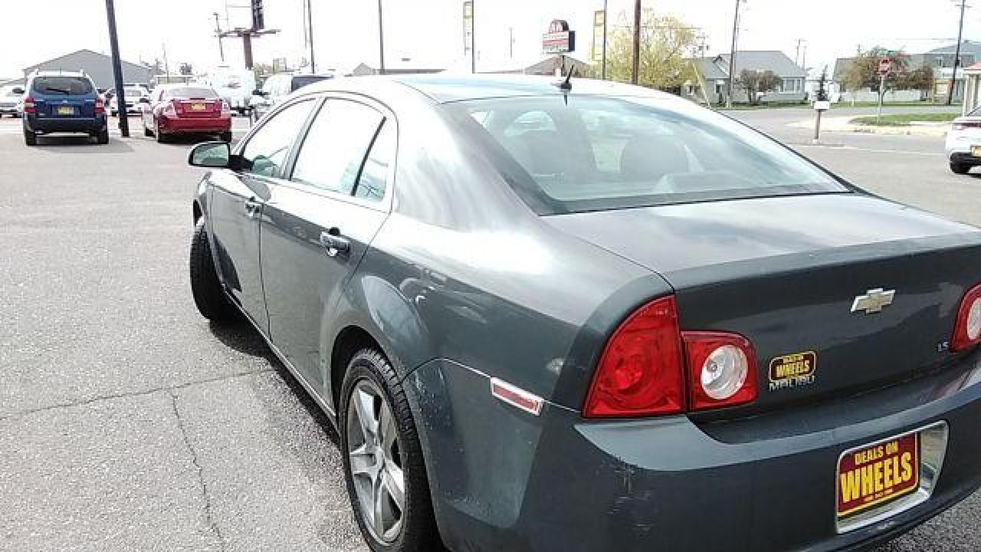 2009 Chevrolet Malibu LS (1G1ZG57B19F) with an 2.4L L4 DOHC 16V engine, 4-Speed Automatic transmission, located at 1821 N Montana Ave., Helena, MT, 59601, 46.603447, -112.022781 - Photo#4