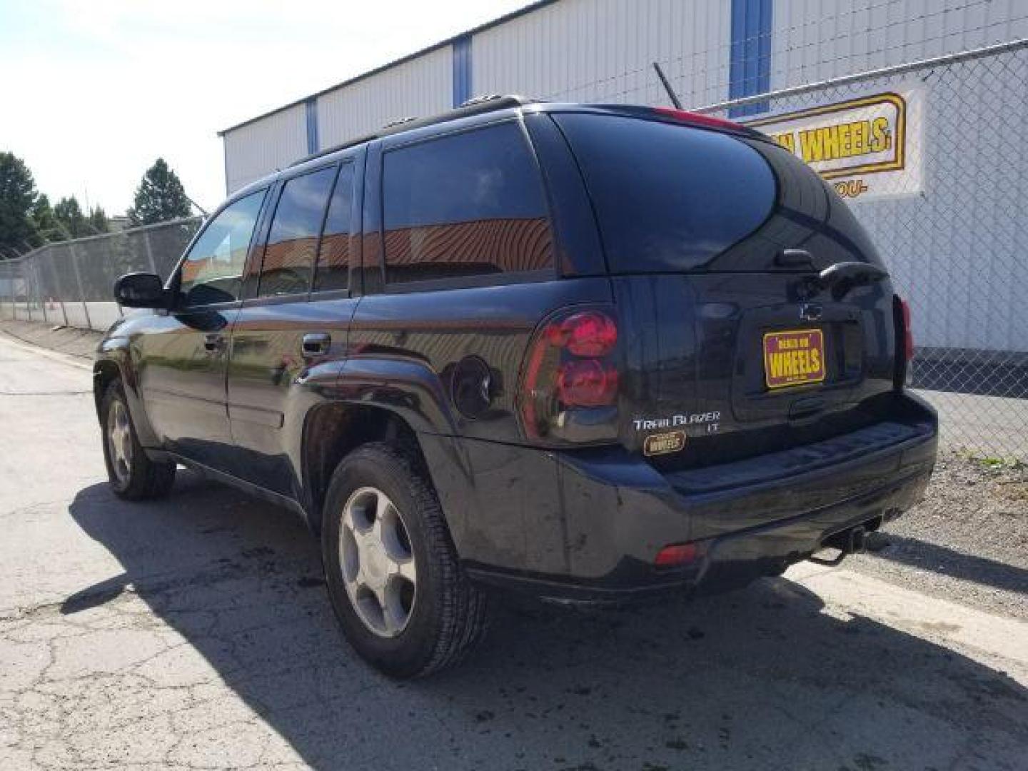 2009 Black Granite Metall Chevrolet TrailBlazer LT1 4WD (1GNDT33S392) with an 4.2L L6 DOHC 24V engine, 4-Speed Automatic transmission, located at 1800 West Broadway, Missoula, 59808, (406) 543-1986, 46.881348, -114.023628 - Photo#3