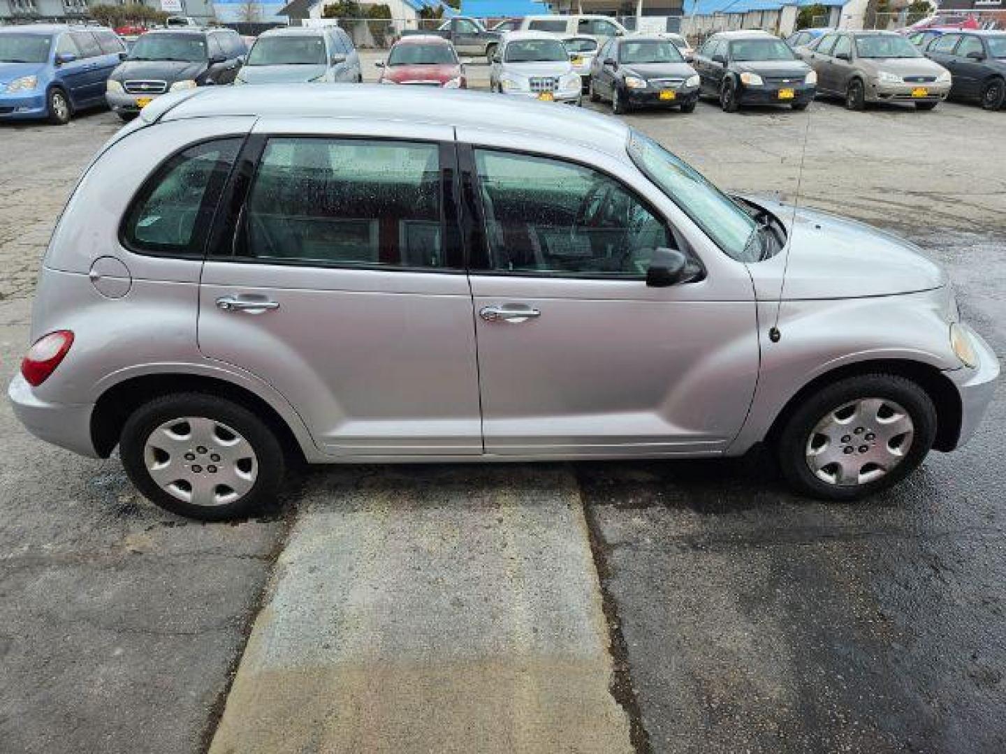 2009 Chrysler PT Cruiser Base (3A8FY48989T) with an 2.4L L4 DOHC 16V engine, located at 601 E. Idaho St., Kalispell, MT, 59901, 48.203983, -114.308662 - Photo#5