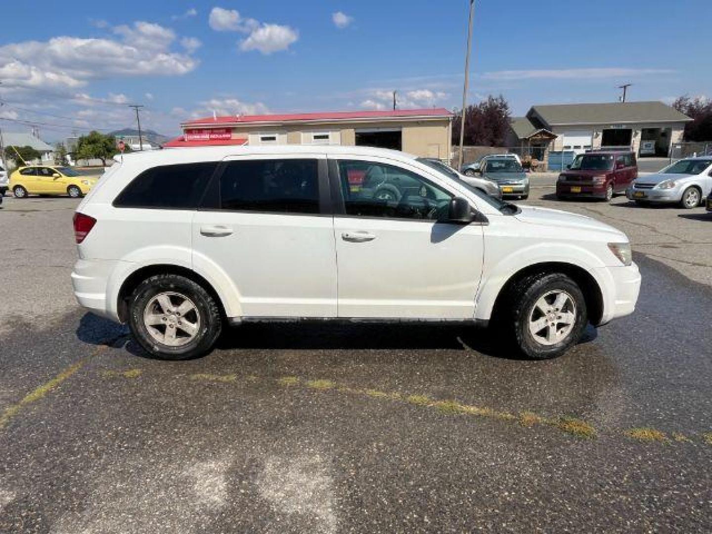 2009 Dodge Journey SE (3D4GG47B19T) with an 2.4L L4 DOHC 16V engine, 4-Speed Automatic transmission, located at 1821 N Montana Ave., Helena, MT, 59601, 46.603447, -112.022781 - Photo#3