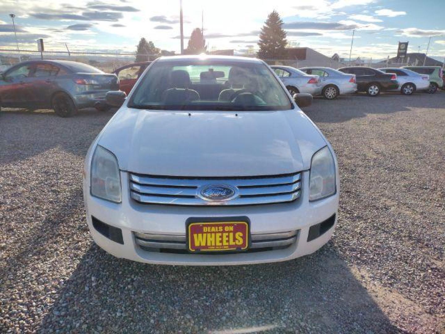 2009 Ford Fusion I4 S (3FAHP06Z19R) with an 2.3L L4 DOHC 16V engine, located at 4801 10th Ave S,, Great Falls, MT, 59405, 47.494347, -111.229942 - Photo#7