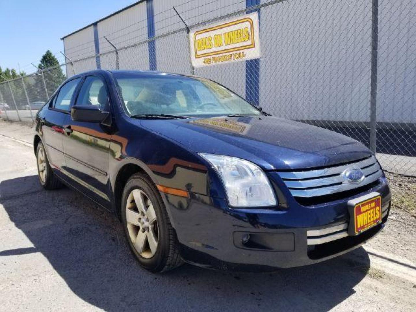 2009 Ford Fusion I4 SE (3FAHP07Z89R) with an 2.3L L4 DOHC 16V engine, located at 4801 10th Ave S,, Great Falls, MT, 59405, 47.494347, -111.229942 - Photo#6