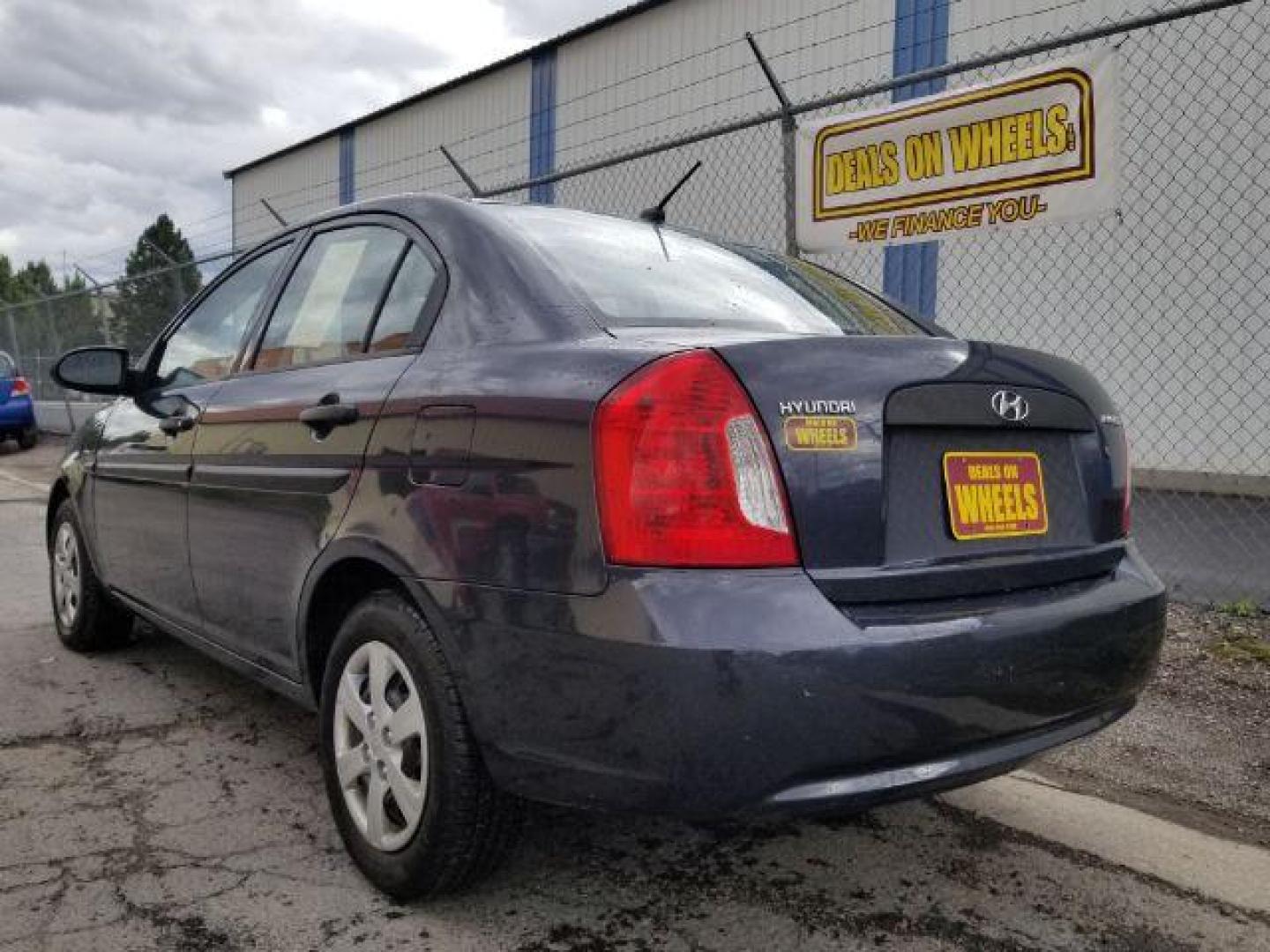 2009 Hyundai Accent GLS 4-Door (KMHCM46C99U) with an 1.6L L4 DOHC 16V engine, located at 601 E. Idaho St., Kalispell, MT, 59901, 48.203983, -114.308662 - Photo#3