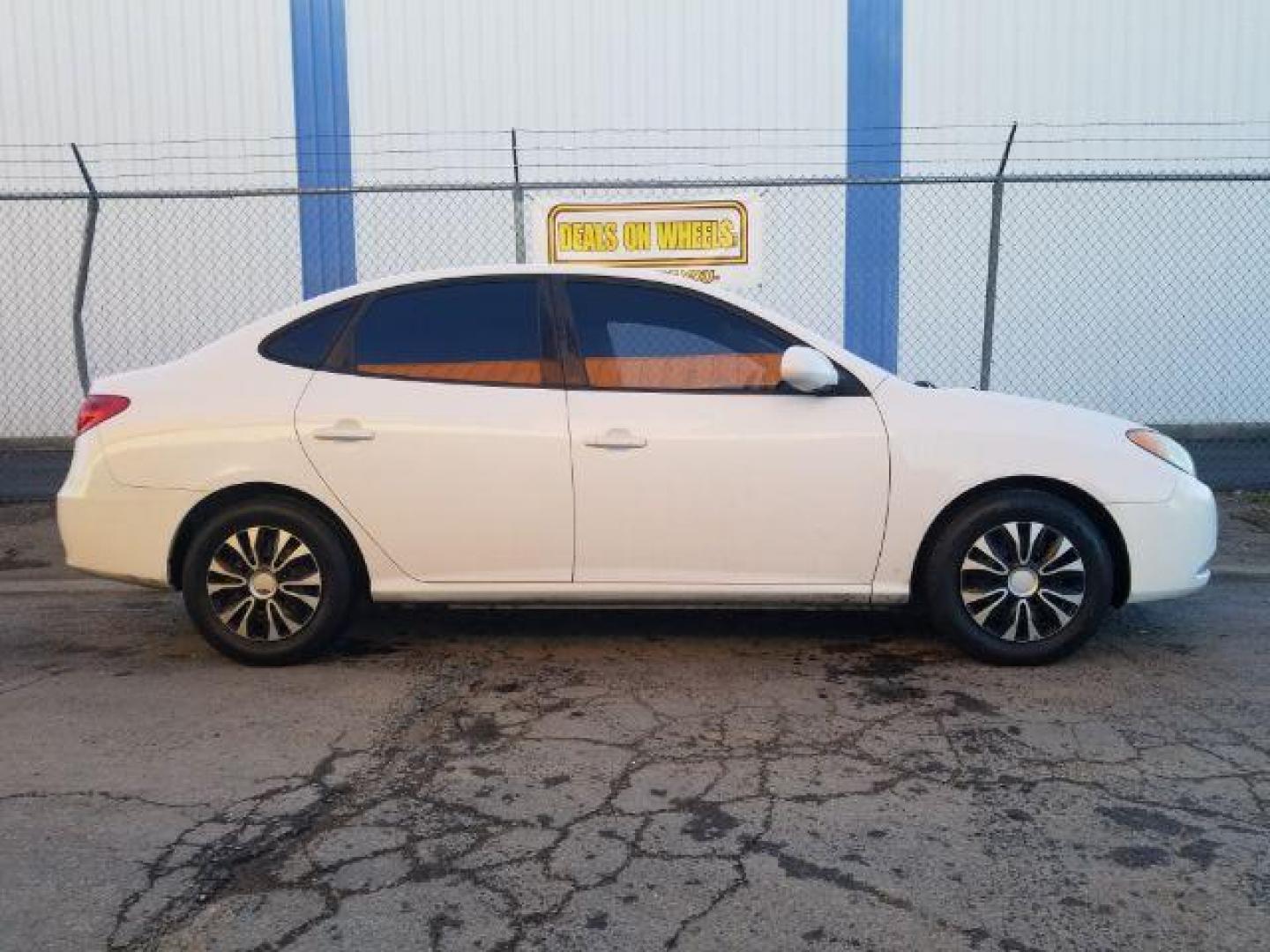 2009 Hyundai Elantra GLS (KMHDU46D19U) with an 2.0L L4 DOHC 16V engine, located at 4801 10th Ave S,, Great Falls, MT, 59405, 47.494347, -111.229942 - Photo#3