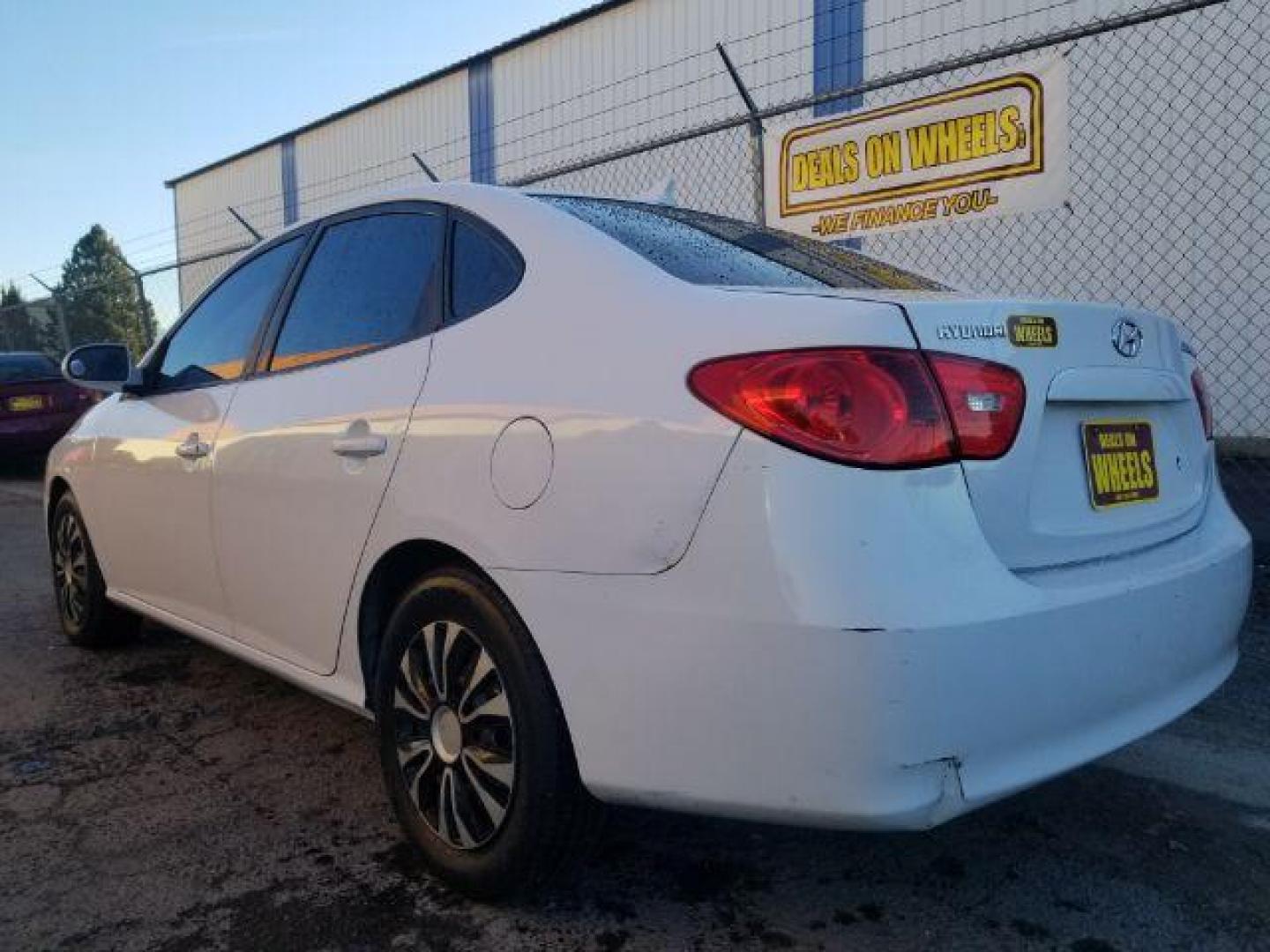 2009 Hyundai Elantra GLS (KMHDU46D19U) with an 2.0L L4 DOHC 16V engine, located at 4801 10th Ave S,, Great Falls, MT, 59405, 47.494347, -111.229942 - Photo#5