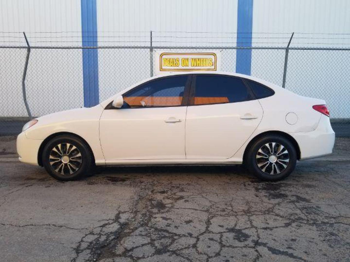 2009 Hyundai Elantra GLS (KMHDU46D19U) with an 2.0L L4 DOHC 16V engine, located at 4801 10th Ave S,, Great Falls, MT, 59405, 47.494347, -111.229942 - Photo#6