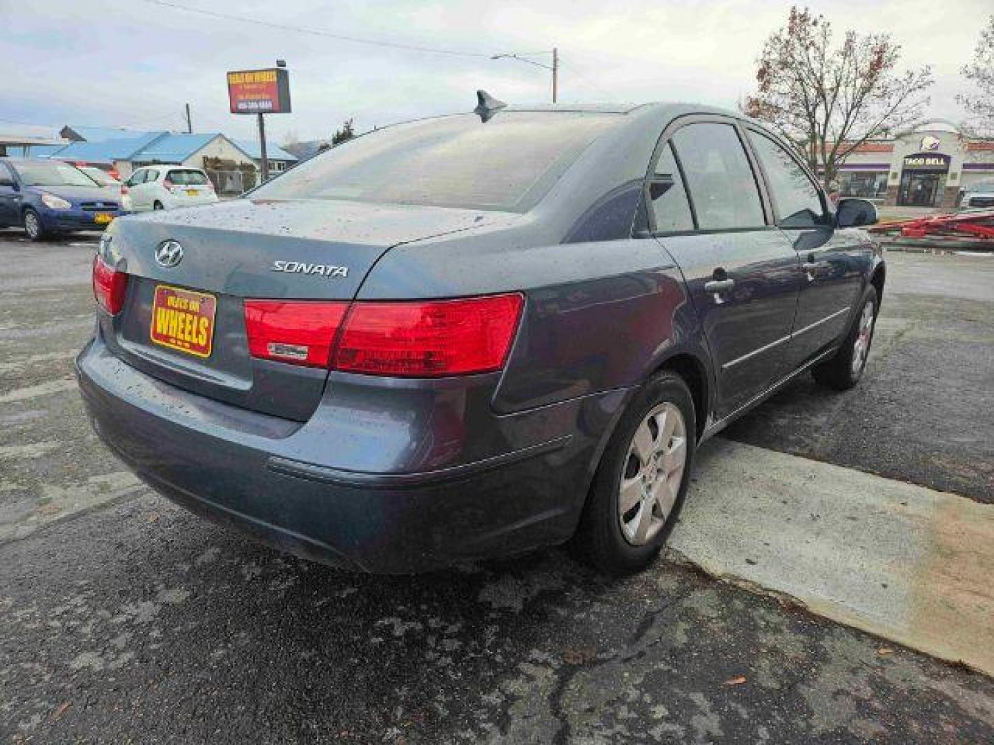 2009 Hyundai Sonata GLS (5NPET46C09H) with an 2.4L L4 DOHC 16V engine, located at 1800 West Broadway, Missoula, 59808, (406) 543-1986, 46.881348, -114.023628 - Looking for a reliable and affordable pre-owned vehicle in Kalispell, MT? Look no further than this 2009 Hyundai Sonata GLS available at DOW - Kalispell. With its impressive features and affordable price tag of $14,495, this sedan is a great option for anyone in the market for a used car. The 2009 - Photo#4