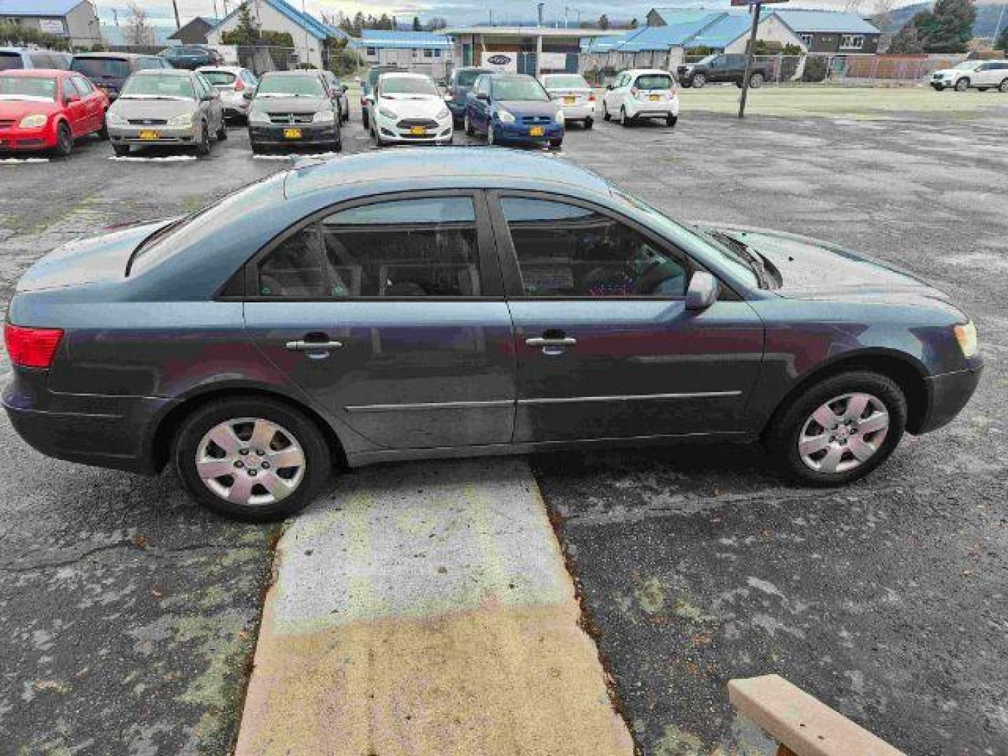 2009 Hyundai Sonata GLS (5NPET46C09H) with an 2.4L L4 DOHC 16V engine, located at 1800 West Broadway, Missoula, 59808, (406) 543-1986, 46.881348, -114.023628 - Looking for a reliable and affordable pre-owned vehicle in Kalispell, MT? Look no further than this 2009 Hyundai Sonata GLS available at DOW - Kalispell. With its impressive features and affordable price tag of $14,495, this sedan is a great option for anyone in the market for a used car. The 2009 - Photo#5