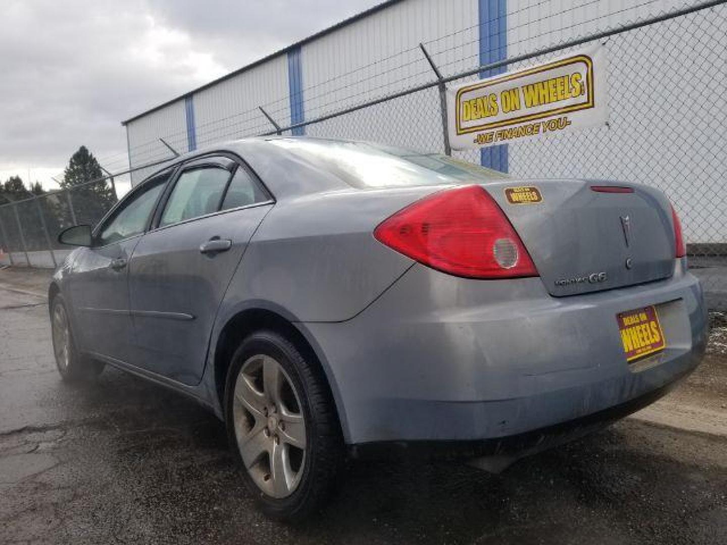 2009 Pontiac G6 Sedan (1G2ZG57BX94) with an 2.4L L4 DOHC 16V engine, 4-Speed Automatic transmission, located at 4801 10th Ave S,, Great Falls, MT, 59405, 47.494347, -111.229942 - Photo#5