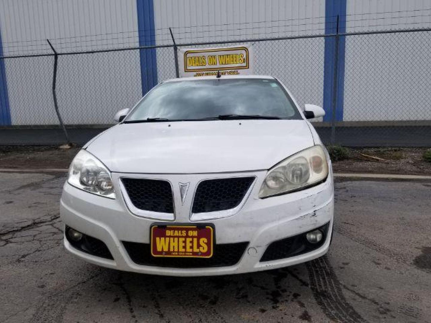 2009 Pontiac G6 Sedan (1G2ZJ57K694) with an 3.5L V6 OHV 12V engine, 4-Speed Automatic transmission, located at 601 E. Idaho St., Kalispell, MT, 59901, 48.203983, -114.308662 - Photo#10