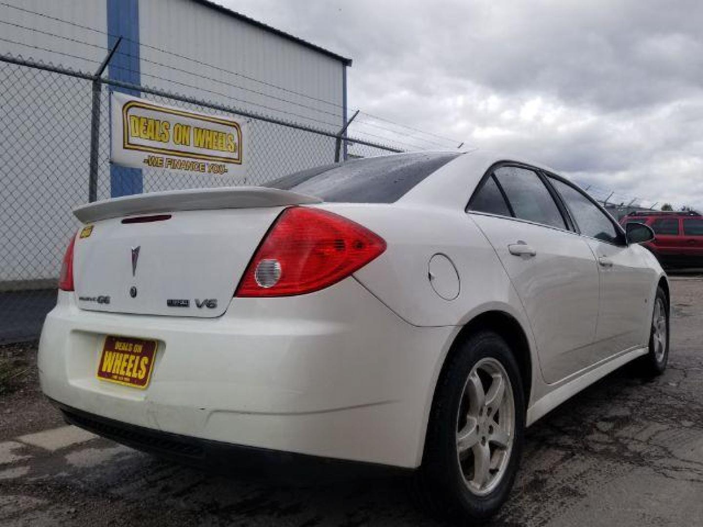 2009 Pontiac G6 Sedan (1G2ZJ57K694) with an 3.5L V6 OHV 12V engine, 4-Speed Automatic transmission, located at 601 E. Idaho St., Kalispell, MT, 59901, 48.203983, -114.308662 - Photo#4