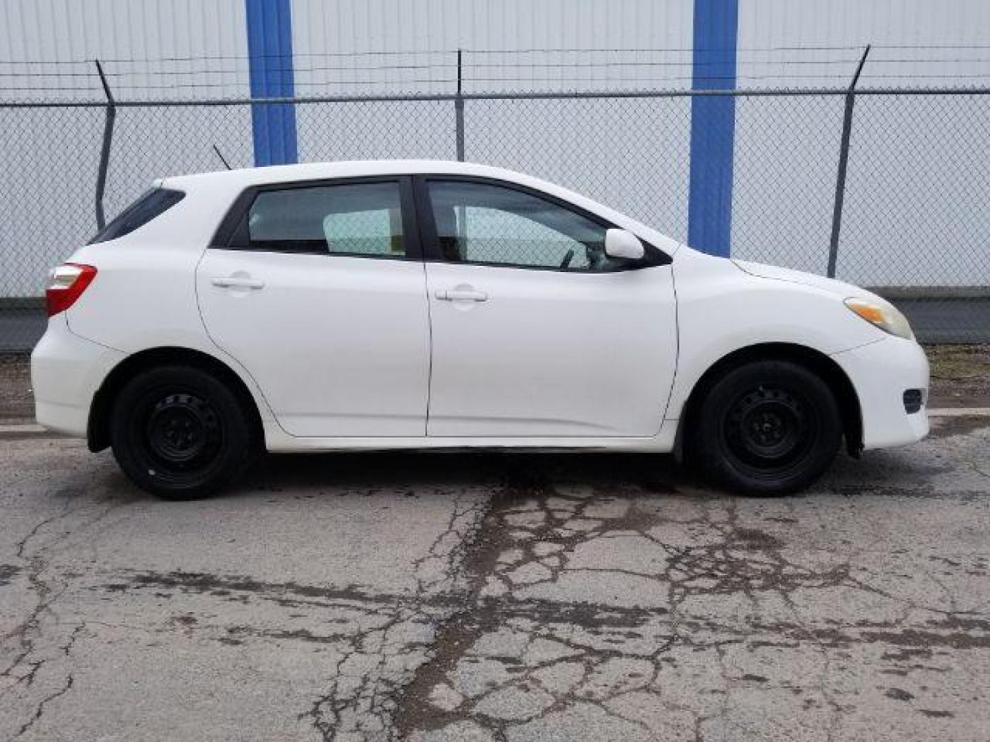 2009 Toyota Matrix Base 4-Speed AT (2T1KU40E09C) with an 1.8L L4 DOHC 16V engine, 4-Speed Automatic transmission, located at 1821 N Montana Ave., Helena, MT, 59601, 46.603447, -112.022781 - Photo#5