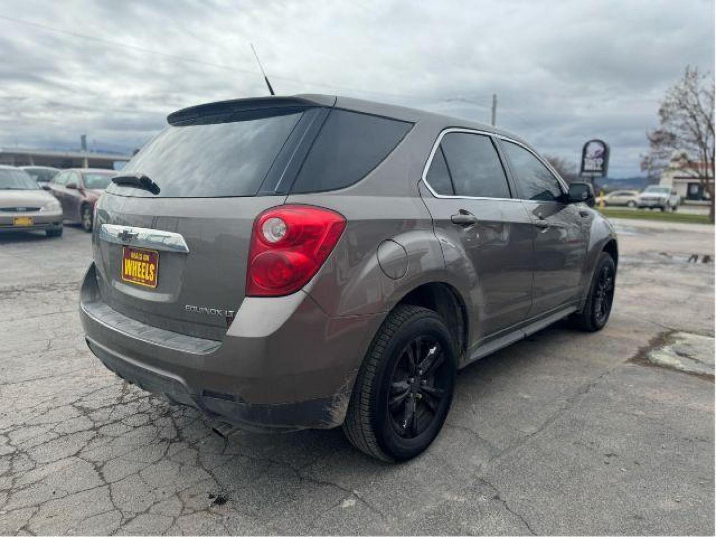 2010 Chevrolet Equinox LT2 FWD (2CNFLNEW0A6) with an 2.4L L4 DOHC 16V engine, 6-Speed Automatic transmission, located at 601 E. Idaho St., Kalispell, MT, 59901, 48.203983, -114.308662 - Photo#4