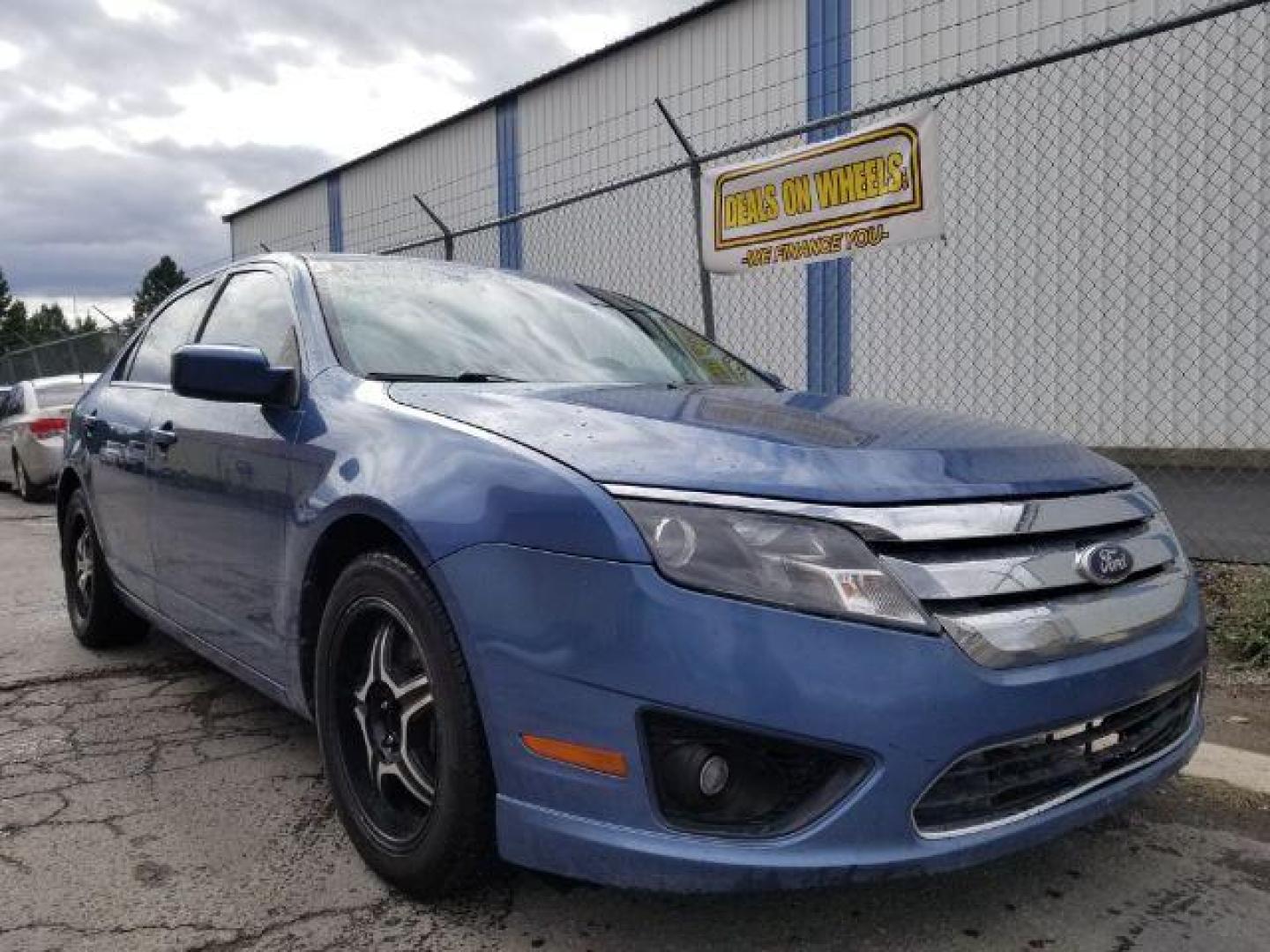 2010 Ford Fusion SE (3FAHP0HA3AR) with an 2.5L L4 DOHC 16V engine, located at 1821 N Montana Ave., Helena, MT, 59601, 46.603447, -112.022781 - Photo#6