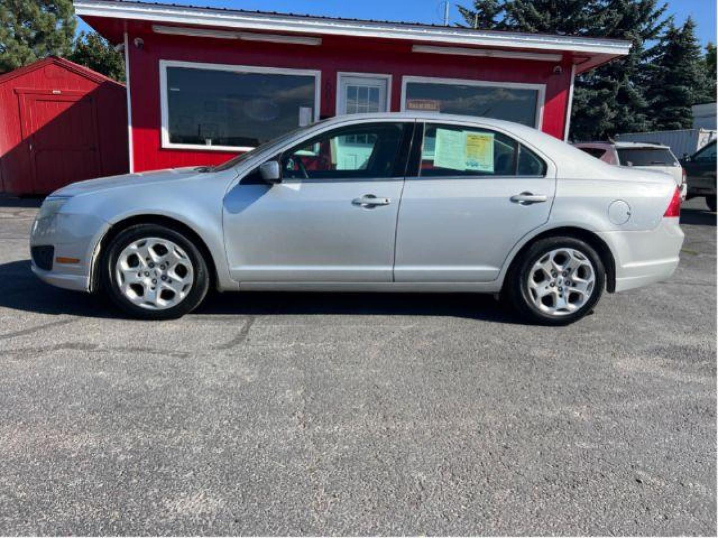 2010 Ford Fusion SE (3FAHP0HA9AR) with an 2.5L L4 DOHC 16V engine, located at 601 E. Idaho St., Kalispell, MT, 59901, 48.203983, -114.308662 - Photo#1