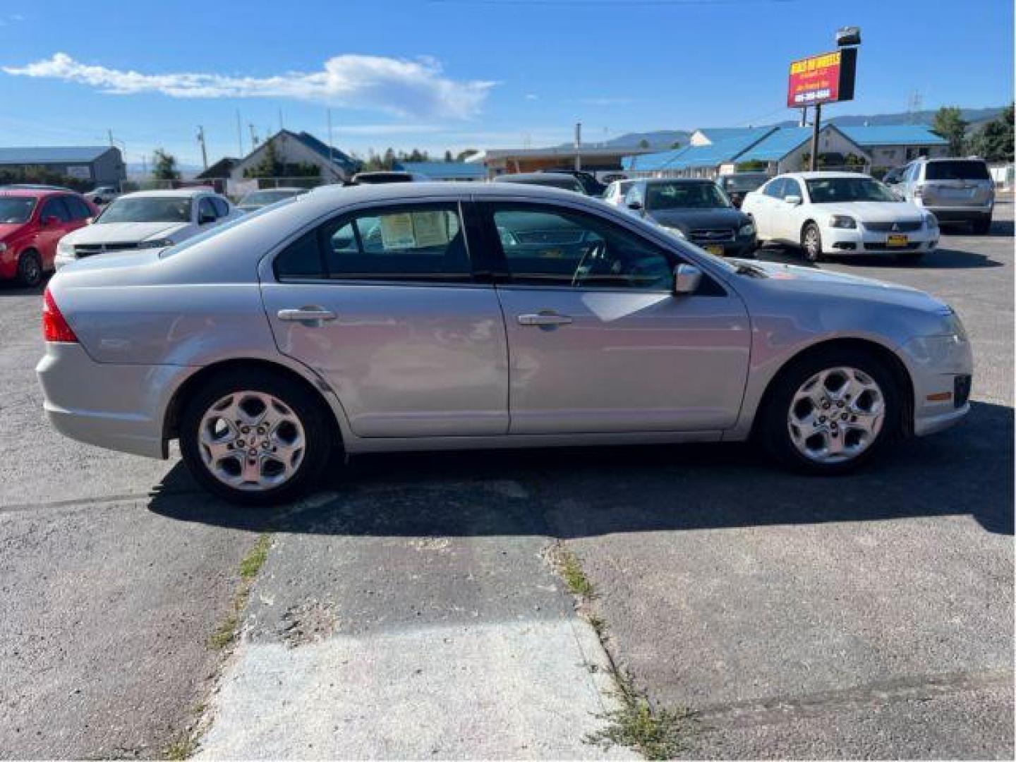 2010 Ford Fusion SE (3FAHP0HA9AR) with an 2.5L L4 DOHC 16V engine, located at 601 E. Idaho St., Kalispell, MT, 59901, 48.203983, -114.308662 - Photo#5